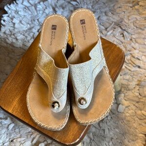 White Mountain Women's Gold Sandals